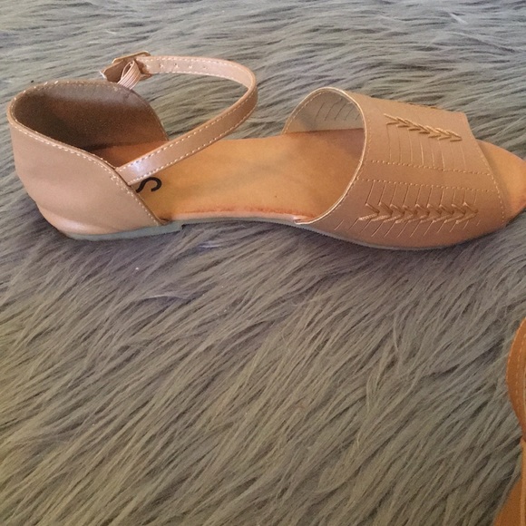 Tan Sandals with Buckles - Picture 2 of 6